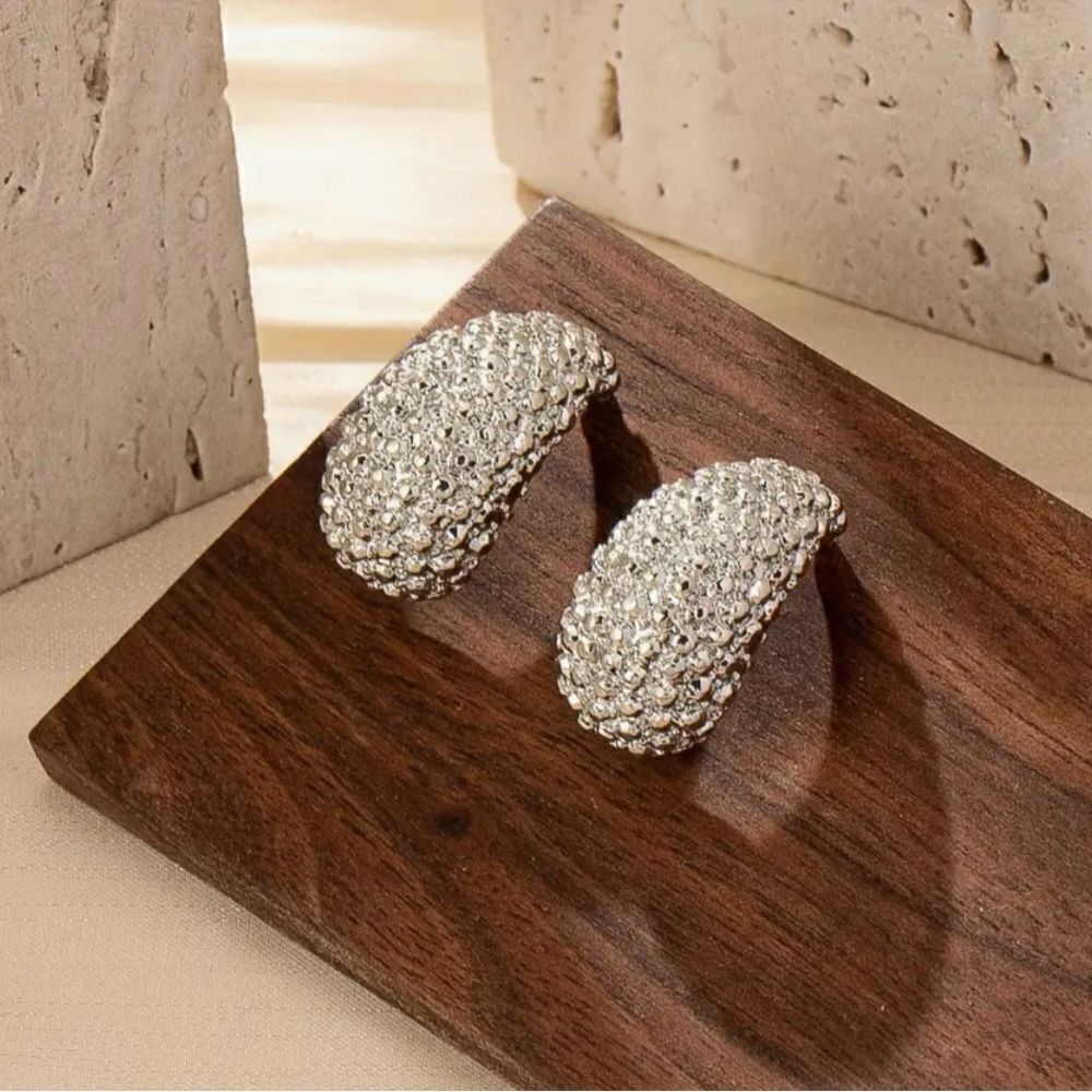 🩵 Stunning Silver Sparkling Swarovski teardrop earrings 🩵
